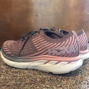 Women HOKA ONE ONE Clifton 5 Knit in PinkToadstool